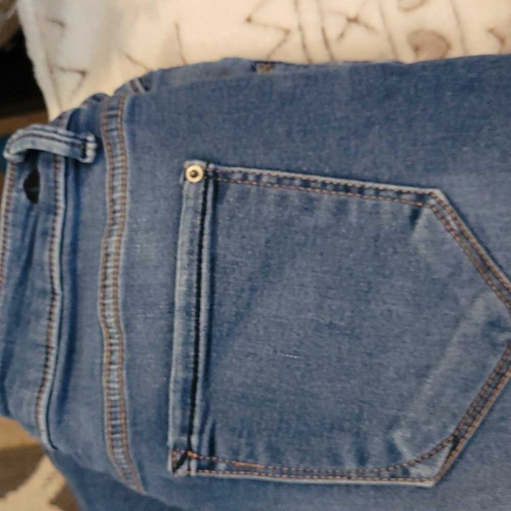 Kensie Denim Capri's
